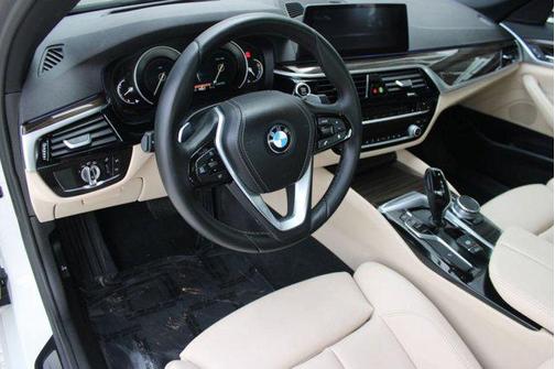 2019 BMW 530 530i