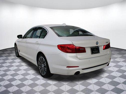 2019 BMW 530 530i