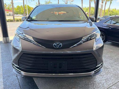 Predawn Gray Mica 2021 Toyota Sienna XLE 8 Passenger