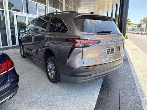 Predawn Gray Mica 2021 Toyota Sienna XLE 8 Passenger