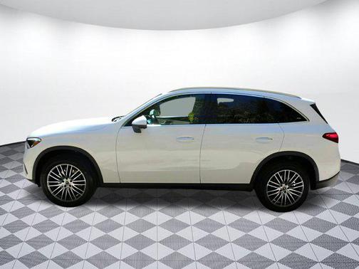2025 Mercedes-Benz GLC 300 Base