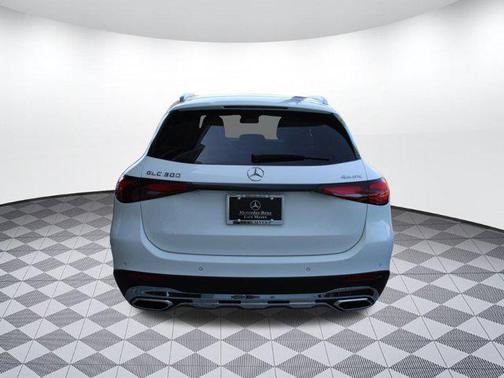 2025 Mercedes-Benz GLC 300 4MATIC