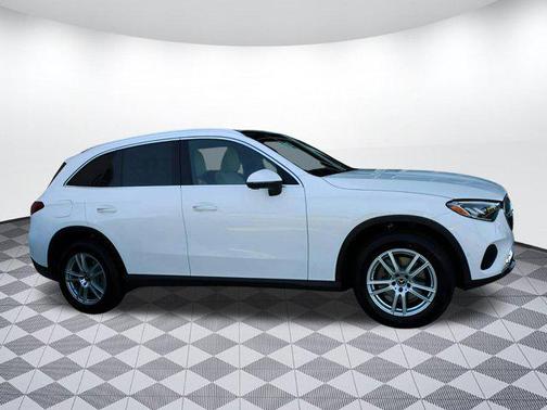 2025 Mercedes-Benz GLC 300 4MATIC