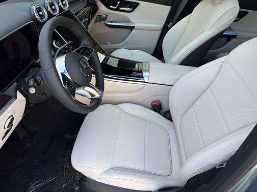Verde Silver Metallic 2027 Mercedes-Benz GLC 300 4MATIC