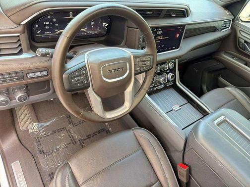 White Frost Tricoat 2023 GMC Yukon Denali