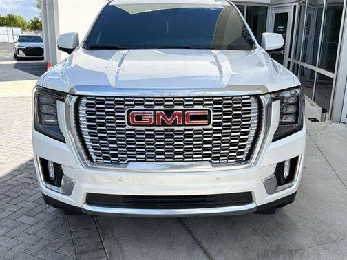 White Frost Tricoat 2023 GMC Yukon Denali