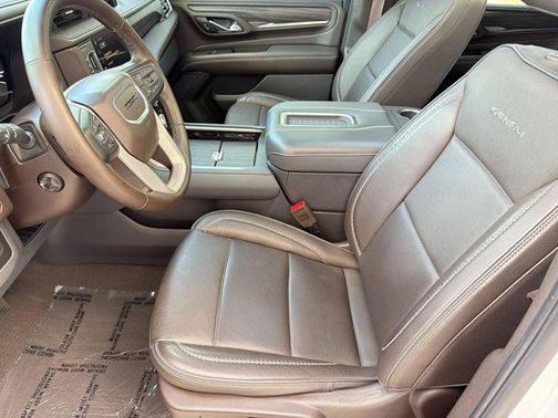 White Frost Tricoat 2023 GMC Yukon Denali