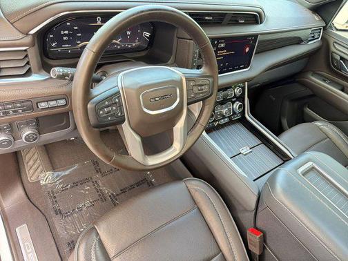 White Frost Tricoat 2023 GMC Yukon Denali