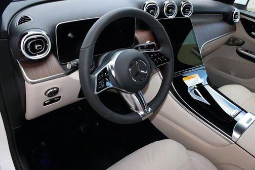 2025 Mercedes-Benz GLC 300 4MATIC