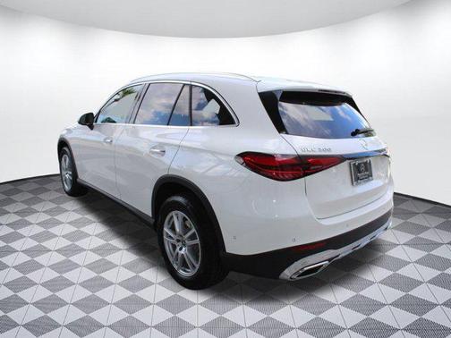 2025 Mercedes-Benz GLC 300 4MATIC