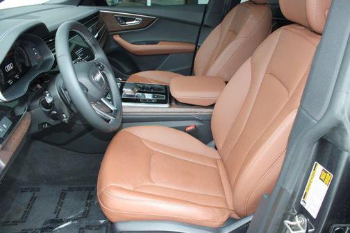 2024 Audi Q8 55 Premium Plus