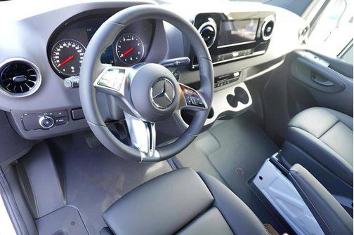 2025 Mercedes-Benz Sprinter 2500 Standard Roof