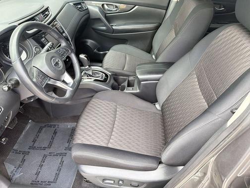 Gun Metallic 2018 Nissan Rogue SV