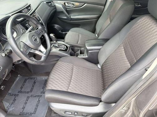 Gun Metallic 2018 Nissan Rogue SV