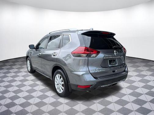 Gun Metallic 2018 Nissan Rogue SV
