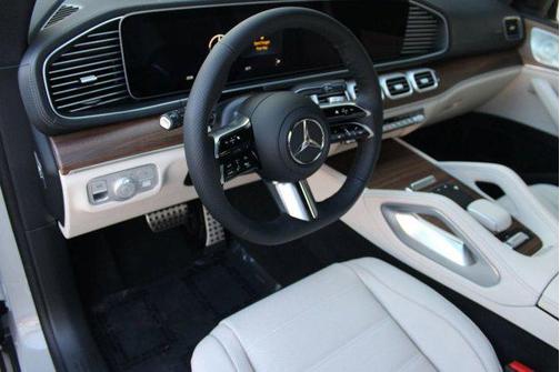 2026 Mercedes-Benz GLS 450 4MATIC