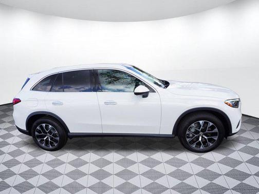 2025 Mercedes-Benz GLC 350e Base