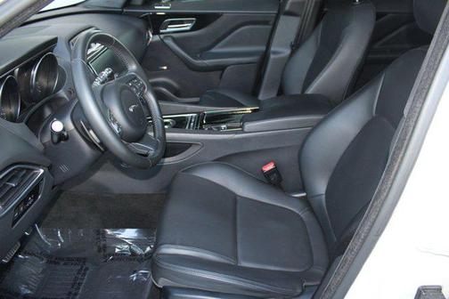 2019 Jaguar F-PACE 25t Premium