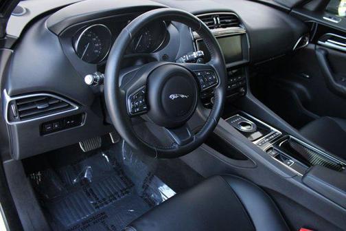 2019 Jaguar F-PACE 25t Premium