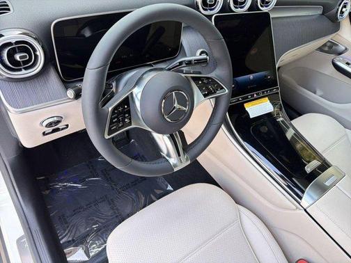 Polar White 2026 Mercedes-Benz GLC 300 4MATIC