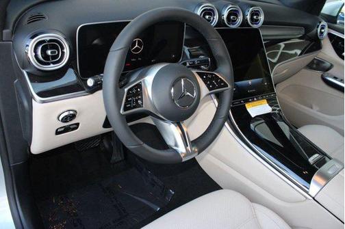 2026 Mercedes-Benz GLC 300 4MATIC
