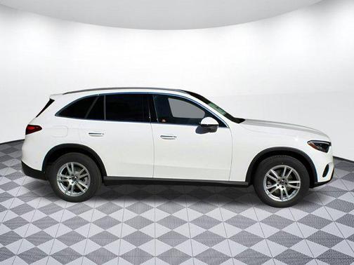 2025 Mercedes-Benz GLC 300 Base