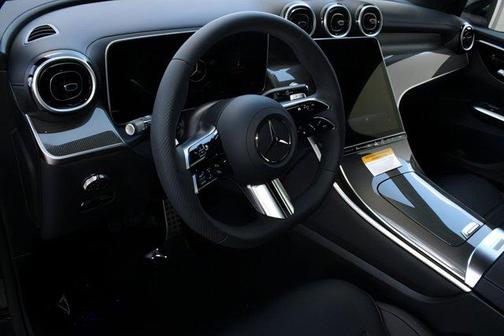 2025 Mercedes-Benz GLC 300 4MATIC