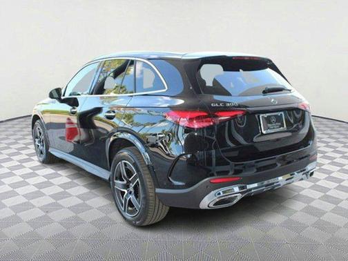 2025 Mercedes-Benz GLC 300 4MATIC