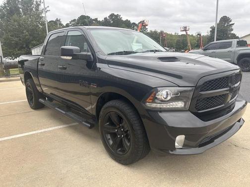2017 RAM 1500 Night Crew Cab 4x4 5'7' Box