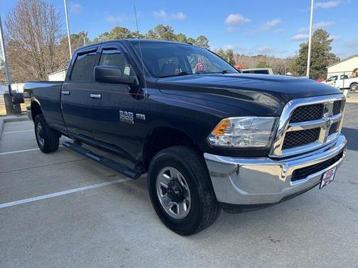 2017 RAM 2500 SLT Crew Cab 4x4 8' Box