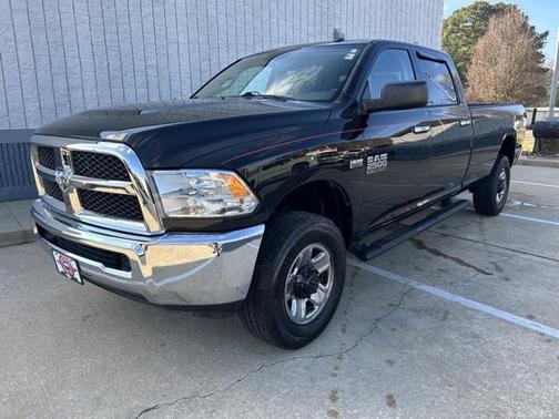 2017 RAM 2500 SLT Crew Cab 4x4 8' Box