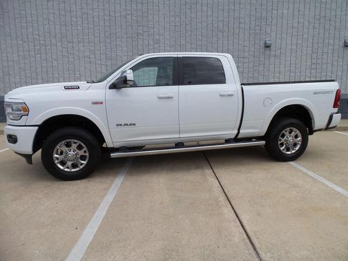 2022 RAM 2500 Laramie Crew Cab 4x4 6'4' Box