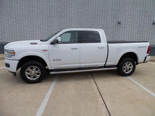2022 RAM 2500 Laramie Crew Cab 4x4 6'4' Box