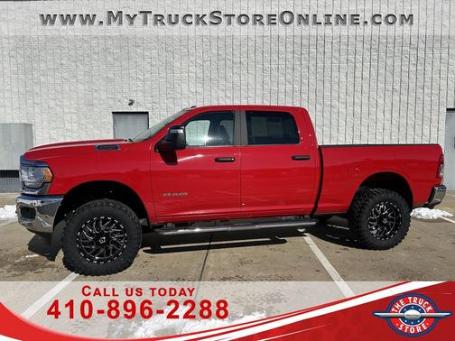 2024 RAM 2500 Big Horn Crew Cab 4x4 6'4' Box
