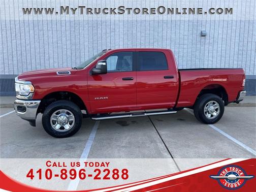 2024 RAM 2500 Big Horn Crew Cab 4x4 6'4' Box