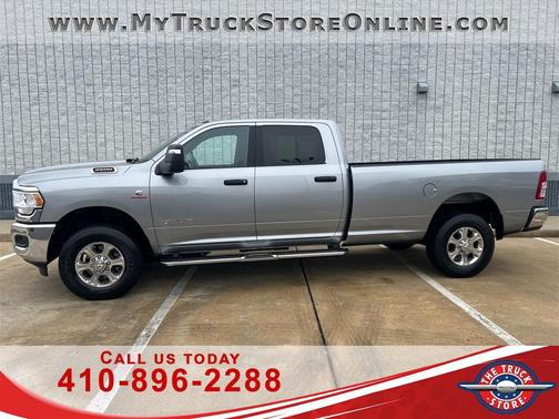 2024 RAM 3500 Big Horn Crew Cab 4x4 8' Box