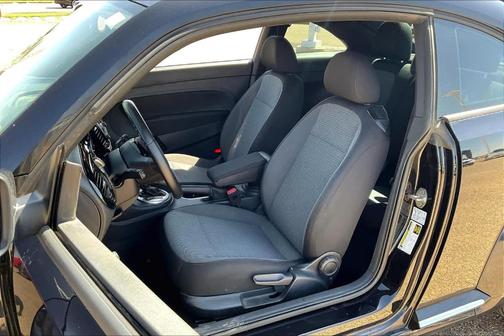 2019 Volkswagen Beetle 2.0T S