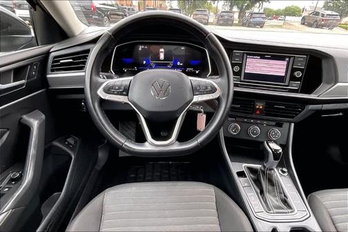 Deep Black Pearl Effect 2024 Volkswagen Jetta 1.5T S