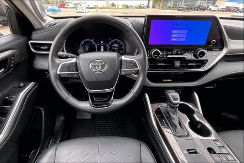 Celestial Silver Metallic 2024 Toyota Highlander Hybrid Platinum