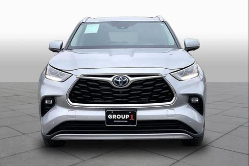 Celestial Silver Metallic 2024 Toyota Highlander Hybrid Platinum