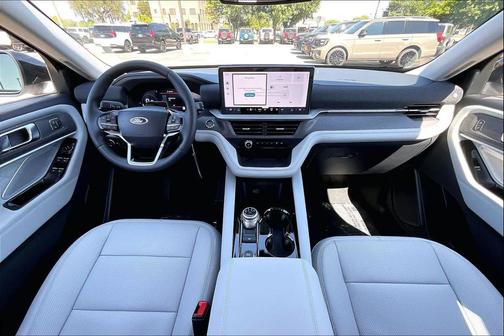 A3/SPACE WHITE 2026 Ford Explorer Platinum