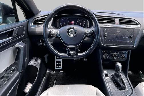 Platinum Gray Metallic 2019 Volkswagen Tiguan 2.0T SEL R-Line Black