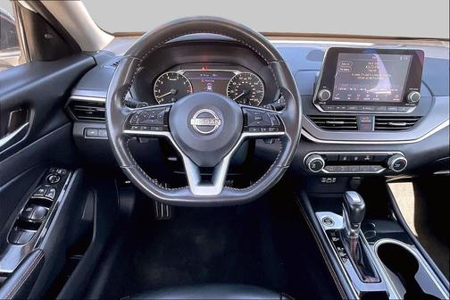 Glacier White 2024 Nissan Altima SR FWD