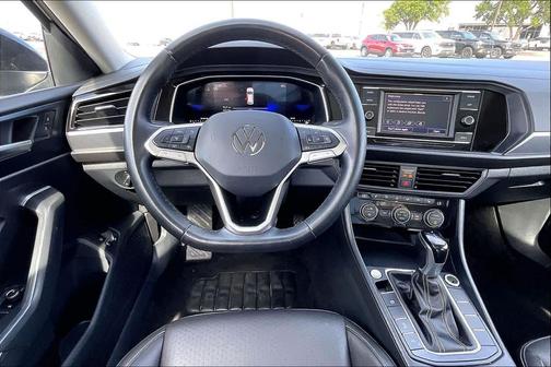 Deep Black Pearl Effect 2024 Volkswagen Jetta 1.5T SE