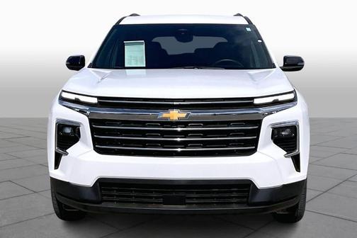 Summit White 2025 Chevrolet Traverse LT