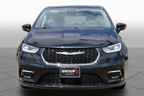 Brilliant Black Crystal Pearlcoat 2023 Chrysler Pacifica Touring-L