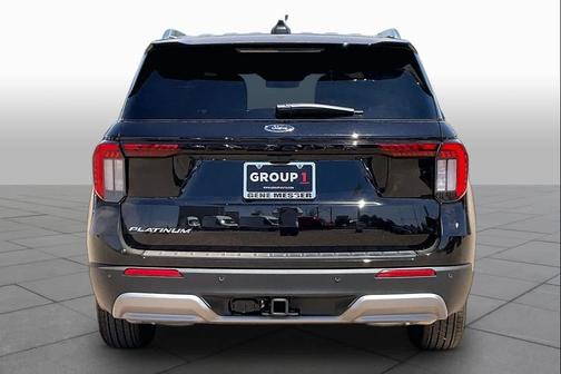 UM/AGATE BLACK 2026 Ford Explorer Platinum