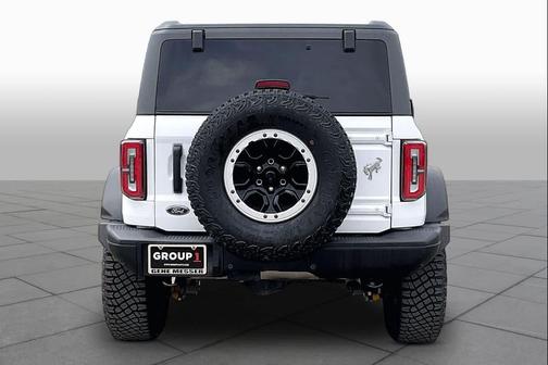 Oxford White 2024 Ford Bronco Badlands