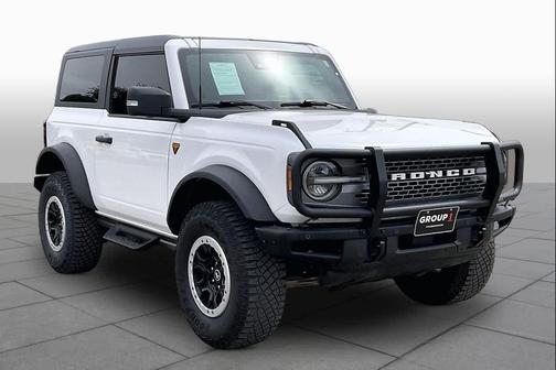 Oxford White 2024 Ford Bronco Badlands