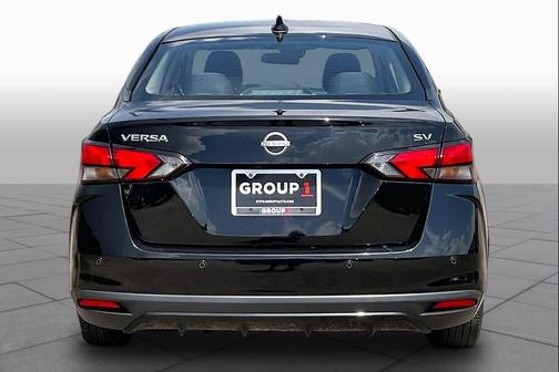 Super Black 2024 Nissan Versa 1.6 SV